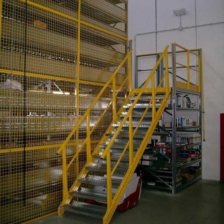 galériás polcrendszer